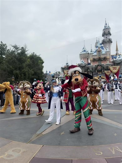 El Goofy en Disneylandia: Un Momento de Humor