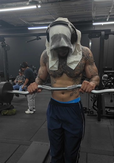 3 Ways to Actually Blow Up Your Biceps: \t1.\tSqueeze at the top like you’re trying to summon a new vein. \t2.\tSlow negatives — if you drop the weight fast, you just trained gravity. \t3.\tSwitch your grips — wide, close, underhand… keep your biceps guessing. #gymtok #bicepworkout #armday #fitnessmotivation #workouttips