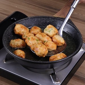 227K views · 2.8K reactions | When I make fried bread like this at home, there's nothing left! | YumMakers | Facebook