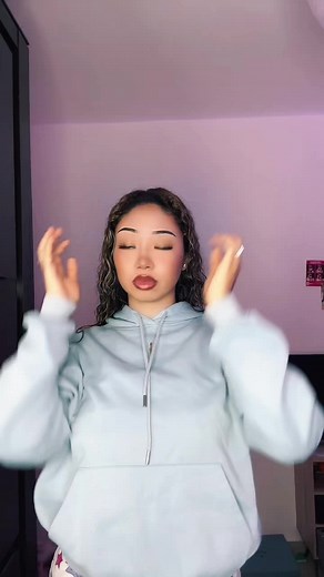 Exploring Hand Gestures in Everyday Communication