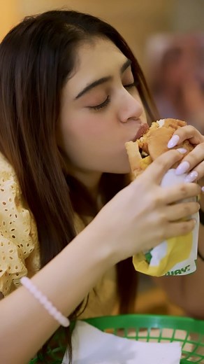 Niti Taylor on Instagram: "Tag that confused friend🤪 Our inner thoughts can be pretty confusing, but when it comes to ordering Subway Hotsellers, no confusion boss 😎 Just point, pick and enjoy! 🤤 #AD #SubwayHotsellers #OrderingMadeSimple"
