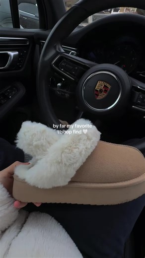 she’s waterproof 🤌 uhgg needs to take notes #holidayfinds #uggslippers #cozyslippers #platformslippers #holidayhaul