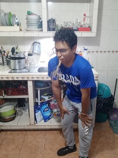 Cocinando con Johan: Recetas que No Terminan Bien