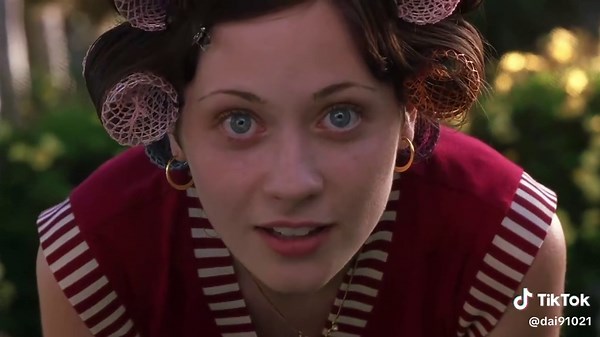 Exploring 'Almost Famous': A 70s Nostalgia Journey