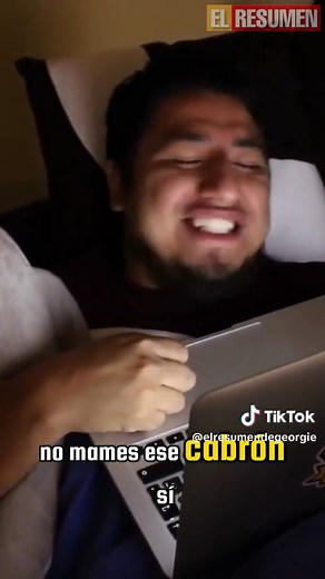 Nevel papperman invades Carly's personal space | Romántico momento en iCarly