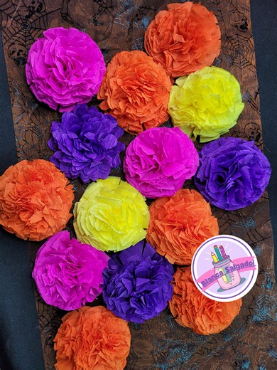Flores de cempasúchil con papel crepe 🏵🦋 #altardemuertos #DiaDeMuertos #flores | BlancaSalgado