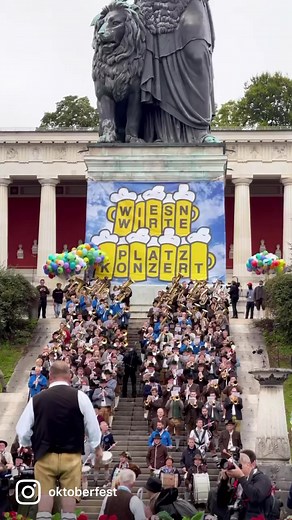 18K views · 182 reactions | Eines der bewegendsten Ereignisse auf dem Oktoberfest: Das Platzkonzert der Wiesnwirte! Hier sind die Highlights – mit Wiesn-Chef Clemens Baumgärtner, OB Dieter Reiter, Jugend-Trachtengruppen, einem Trompete spielenden Wiesnwirt, dirigierenden Wirtinnen und einem emotionalen Abschluss unter weiß-blauem Himmel. Schaut und hört rein! | Oktoberfest | Facebook