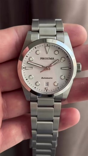 Proxima PX1690-2A (white enamel dial) Powered by the PT5000 Automatic Movement. #proxima #proximawatch #proximapx16902a #px1690 #pt5000movement #enameldialwatch #justgreatwatches #ceasurimoldova #ceasuriromania