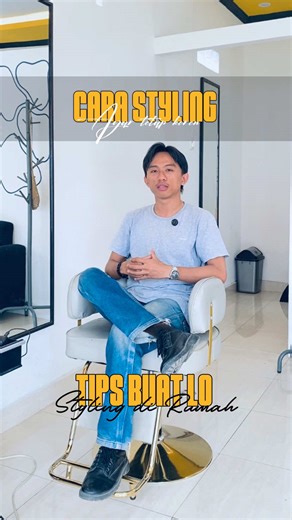 Tips buat lo yang susah styling rambut sendiri di rumah💈 Ketje Barbershop Studio solusi paling tepat buat lo tampil lebih keren lagi😎. Bukan hanya haircut, tapi edukasi perawatan rambut pasti di berikan ketika lo cukur di sini🤩🚀 #ketjebarbershopstudio #gorontalo #haircut #eclecticvibes #cukurrambut