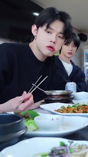 Enjoy Eating and Drinking with TXT Members | Food Moments Compilation