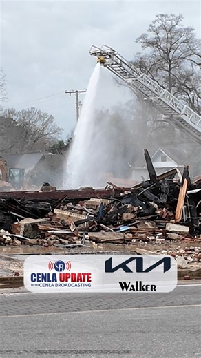 🚨CENLA UPDATE🚨Alexandria Firefighters are finishing up putting out the fire at an abandoned building on Bolton Ave. next to Don’s Theater. The fire broke out in the early morning hours on Wednesday. City officials tell me Justin Garrett has been charged with simple arson related to the fire.— Thanks to our local sponsor Walker Kia. #CenlaUpdate #News #Fire #Louisiana | Steven Maxwell TV