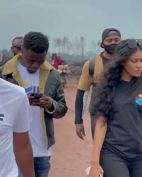 Innoss'B et Rebo Tchulo à goma dans la lave volcanique