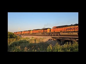 😎 Smokey 5-Unit BNSF Powerhouse Pushing 70-MPH!!! 🔥🇺🇲🔥 (High-Def!)