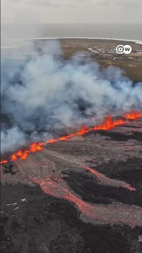 Lava threatens Icelandic fishing village | DW News