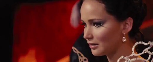 The fire on Katniss’s "Girl on Fire" dress in The Hunger Games (2012) was a mix of real movement and CGI. The dress had built-in LED lights to provide a real glow on the actors' faces, making the digital flames added later look more integrated.