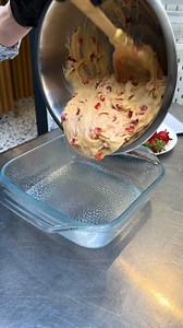 319K views · 830 reactions | Pastel de Migas de Tarta de Queso con Fresas | Chefclub España | Facebook