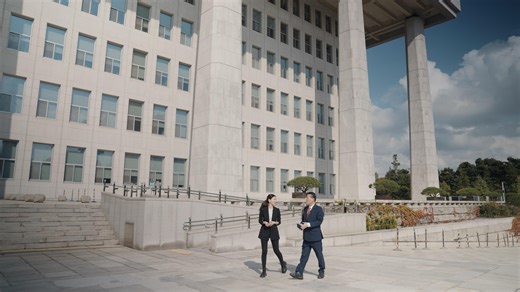 117K views · 101 reactions | What does President #XiJinping's state visit mean for #SouthKorea? As the two nations move to renew #dialogue and #cooperation, leading scholars explain why they see a new chapter unfolding in China-South Korea relations. Watch the full documentary, A South Korean Take on China, the U.S.: https://www.youtube.com/watch?v=Bvb4zVAB8QM A Miao Xiaojuan Studio Film A Xinhua News Agency Production | China Xinhua News | Facebook