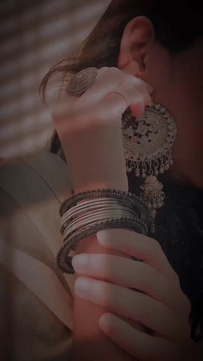 Puja Das on Instagram: "🧡♥️ Pls do follow. Like comment share But don't repost. PC: @authorpuja_das #reels #reelsinsta #instagrampoetry #hindipoetry #shayari #pyaar #ishq #lovepoetry #poetsthought #trendingreels #reelsviral #love #loveyou #pyaarshayari #pyaarquotes #selflove #loveyourself #lovepoet #poetryhindi #hindishayar #poet Say whatever you want to say from the bottom of heart about your feeling to the person you love, don't wait for the correct moment, don't wait for others to take the f