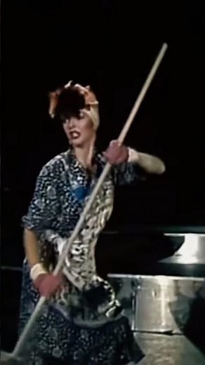 Kate Bush - Army Dreamers
