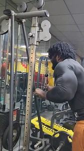 249K views · 9.5K reactions | I nearly sustained a wrist injury today while adjusting my hand placement. This highlights how quickly accidents can occur in the gym. Please be mindful of your form, make slow deliberate adjustments, and stop if anything feels unstable. #bodybuilding #fitfam #fitness #gym #fyp | Black Man Fitness | Facebook