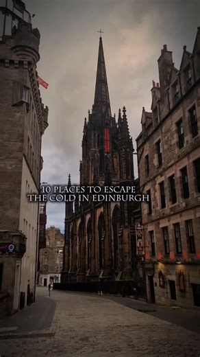 Cold and rainy in Edinburgh and need a break from it? Here are some cosy places to escape to: 📍 The White Hart Inn – a cosy pub to warm up 📍 Tron Kirk Market – an indoor market on the Royal Mile 📍 Make your own tartan bag at Islander 📍 Visit Gladstone’s Land 📍 Afternoon tea at The Colonnades, served in a former library 📍 Get inspired at the National Portrait Gallery 📍 Topping & Company Bookshop – endless shelves and ladders 📍 Armstrong & Son – vintage shopping heaven 📍 Visit the Palace 
