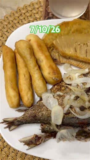 Friday dinner fry fish+ festival fry breadfruit+coconut water!🙏🏽😋🇯🇲💯