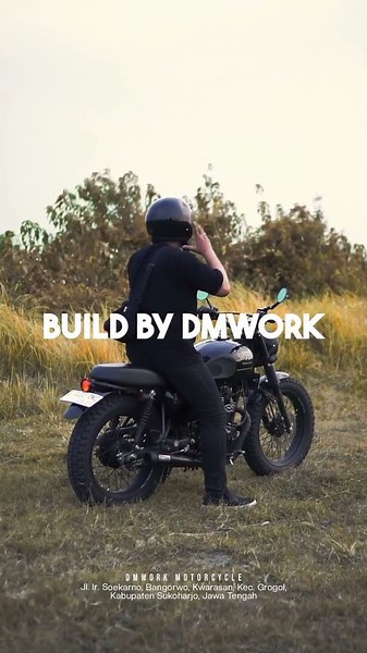 Built with a simple approach and a timeless character, this Kawasaki W175 Tracker Concept.