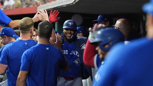Blue Jays tie season-high with five homers in 13-9 win over Reds