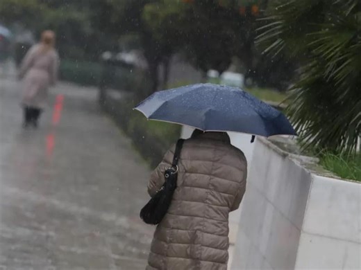 Σε κόκκινο συναγερμό η Αττική και άλλες 4 περιφέρειες ενόψει της κακοκαιρίας