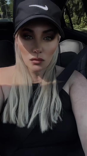 NikkiRobbi (@nikkirobbi)’s videos with Im a delight - Fox