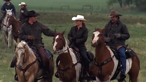 Heartland S2E4P1 | Lou plans a a weekend alone with Scott while the rest of the crew go on a cattle drive for the ranch where Tim is working. Much to Scott's dismay, Lou's plans hit a snafu when a travel blogger and her husband, the first customers of the dude ranch show up a week early. On the trail things are just as rocky. Tim learns that the owner's daughter is planning on selling now that her father has died. Ty learns that the horse he's riding is blind and he's been just as much in the da