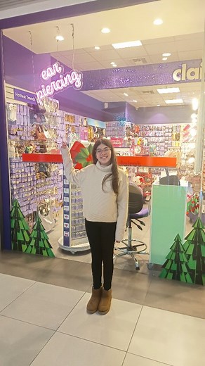 𝘛𝘦𝘳𝘦𝘴𝘢 𝘝𝘦𝘯𝘦𝘵 on Instagram: "We visited Claire's to get Faith's ears pierced. Her first piercing holes were blocked so she had to pierce those again and she also wanted her second holes done...so off to Claire's we went. The experience at Claire's was fantastic. The staff were extremely helpful and friendly. Everything was clean and very professional. We are cleaning the piercings twice daily and will return to Claire's in a few weeks time to change up her earrings. •@clairesgreece • #