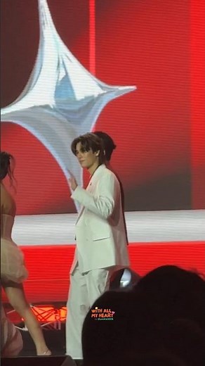 Couple Walking #pondphuwin #ppnaravit #phuwintang #pondnaravit #phuwin #MeAndTheeSeries #gmmtv