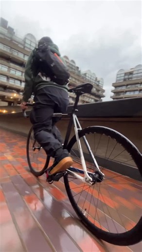Matt📸🇧🇷 | Rain = free skids, no traction either but we don’t need to mention that part… #fixedgear #fixie #trackbike #cycling #fixed #singlespeed... | Instagram