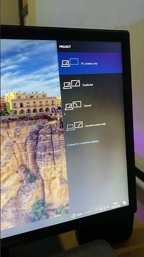It turns out that it's easy to use this method to connect a laptop/PC to a projector #projector #...