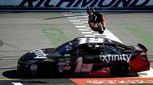 Report: NASCAR driver Carl Edwards expected to retire