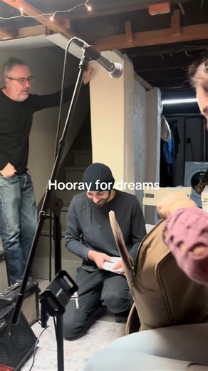 On our way to Jethro’s bar and stage in Peterborough #singersongwriter