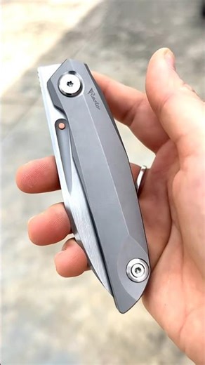 The Art of the Fold: Showcasing a Precision Folding Knife#edc #edcknife #foldableknife #blade