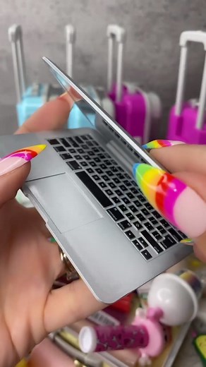 Mirror Laptop 👩🏼‍💻