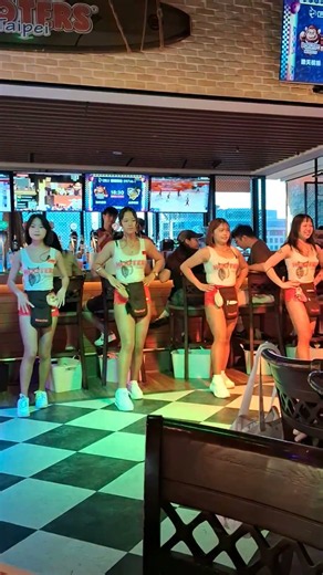 hooters girls dancing🥰 #youtubeshorts #shortvideo #dancing #subscribers #subscribemychannel #nice