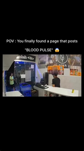 @blood.pulse_ on Instagram: "Just @blood.pulse_ 日本利用压电瓷砖将脚步转化为电能。这些瓷砖捕捉来自你脚步的动能。当你行走时，你的重量和动作会对瓷砖产生压力。瓷砖会轻微弯曲，从而产生机械应力。瓷砖内部的压电材料将这种应力转化为电能。每一步都会产生少量电荷，而数百万步结合在一起就能产生足够的电力来驱动LED 灯、数字显示屏和传感器。在像涩谷车站这样繁忙的地方，每天大约有240万个脚步为这一系统作出贡献。这些电能可以被储存或立即使用，从而减少对传统电力来源的依赖，并支持可持续的城市基础设施。这种方法将日常运动转化为实用的可再生能源 ＃日本 #知识#事实 #你知道吗＃推荐 #科技 #创新 #历史 #技术 #实验 #热门"