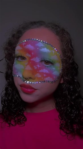 cloud makeup! ⛅️💖🌈 . . . #cloudmakeup #rainbowmakeup #rhinestonemakeup #creativemakeup #colorfulmakeup
