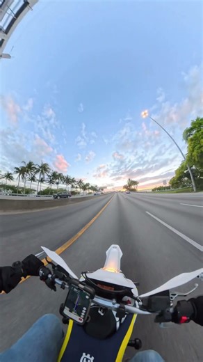From Miami Beach to Miami Husqvarna 701🌴🛵