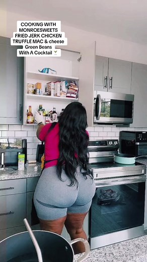 COOKING WITH #MONROESWEETS #foryou #fypシ #blacktiktokcommunity #blowthisup #fypシ゚viral #bloggerlifestyle #cheflife