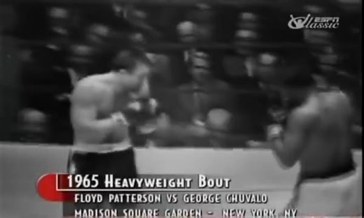 🗓 #OnThisDay — 1st February 1965 Floyd Patterson defeated George Chuvalo via 12-round unanimous decision in New York City. 📍 Madison Square Garden 📊 Scores: 6-5-1, 7-5, 8-4 💰 A landmark night at the box office: • Live gate: $166,423 • Theatre TV: $600,000 At the time, it was the richest non-title fight in boxing history — a huge commercial success and a reminder of Patterson’s enduring star power in the heavyweight era. #Boxing #History #OnThisDay #FloydPatterson #GeorgeChuvalo #HeavyweightH
