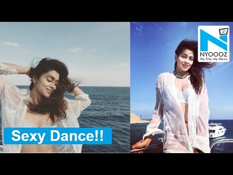 Watch Video: Shriya Saran's crazy dance in sexy Monokini