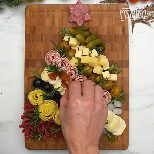 277K views · 3.3K reactions | Przepiękna deska serów i wędlin w kształcie choinki  zrobi furorę na świątecznym stole! | Pyszności | Facebook