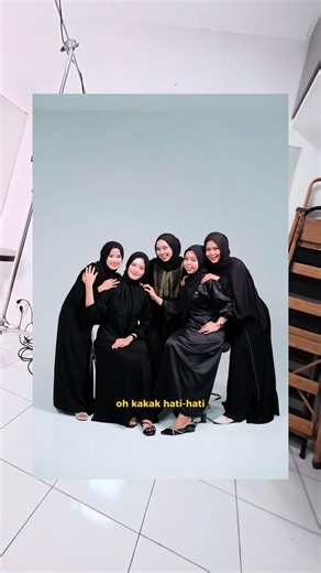 Foto Grup 30k/orang! Di Karawang!🤪🔥 • free all files✅ • dapat cetakan 4r✅ • free pakai aksesoris✅ • ruangan dingin ✅ TAG temen kamu dan booking sekarang🤩 ➖➖➖➖➖➖➖➖➖➖➖➖➖➖➖. ✨ : @milenial.studio 📍 : Ruko Lemon 1A Samping Jelita Optik (di sebrang Super Indo Galuh Mas Karawang) 💰 : Pricelist DM Admin 📝 : WA : 0821-2014-4081 / dm ig Milenial ⌚️ : 11:00 - 20:00 ⏩ Like, komen & share ke bestie kalian kalo kalian suka postingan ini ➖➖➖➖➖➖➖➖➖➖➖➖➖➖➖. #studiofoto #selfphoto #selfphotostudio #photostud