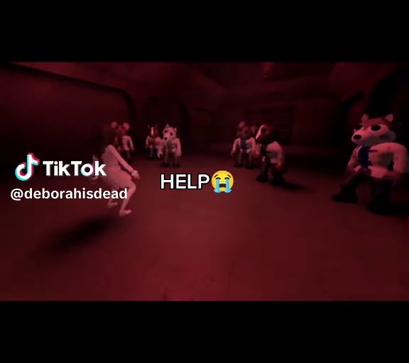 Megan and Piggy Adventures in Roblox Gameplay