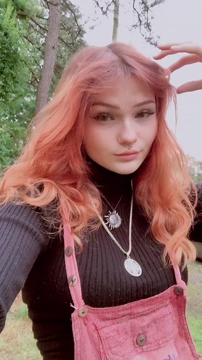 Styling Ideas: Bandanna Fashion for a Hippie Look